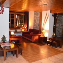 Hotel la Morera Hall with Christmas decoration València d'Àneu Lleida